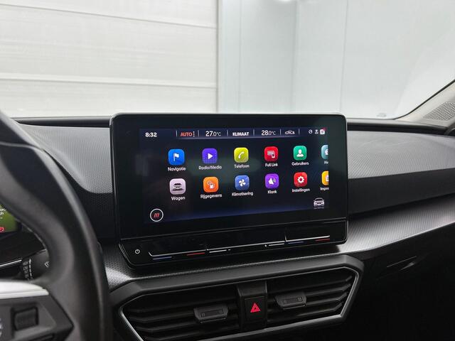 Seat LEON 1.0 eTSI Style Business Intense | Trekhaak | Navi | Clima |