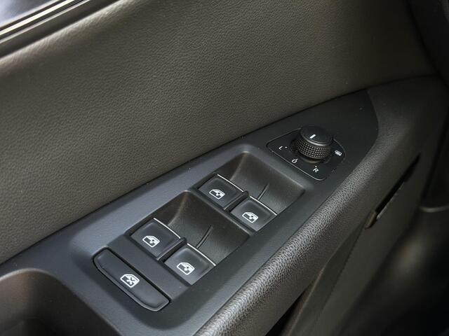 Seat LEON ST 1.8 TSI FR Business Intense | DSG Automaat | Afneembare trekhaak | Achteruitrijcamera | Apple CarPlay | Pano |
