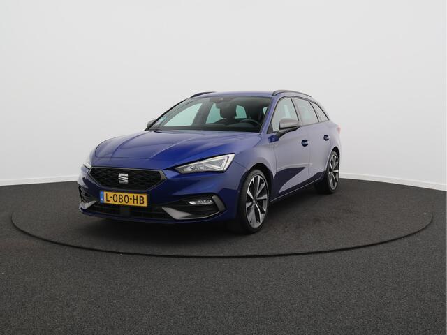 Seat LEON Sportstourer 1.5 eTSI FR Business Intense/ lage km/ trekhaak!