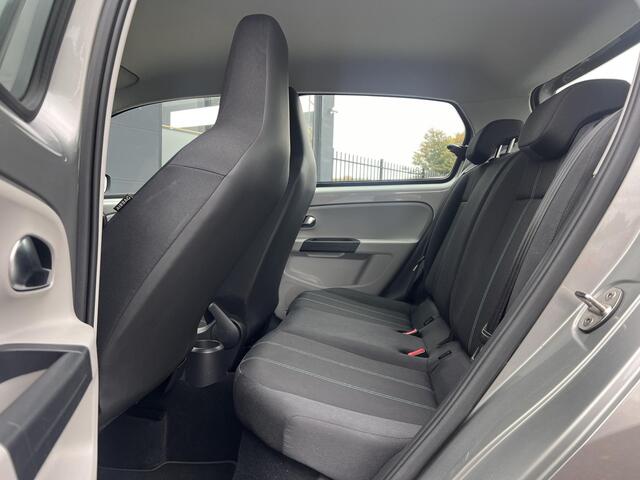 Seat MII 1.0 Style Airco,5 Deurs,Elektr. Ramen,Weinig KM,APK tot 06-2025