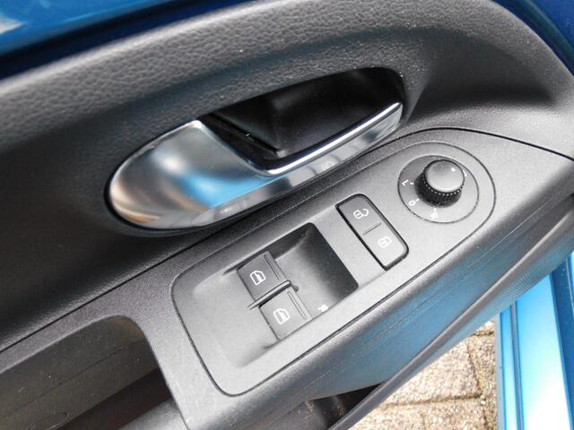 Seat MII 1.0 Sport Connect TOPSTAAT! DEALERONDERHOUDEN! BLUETOOTH! LM VELGEN!