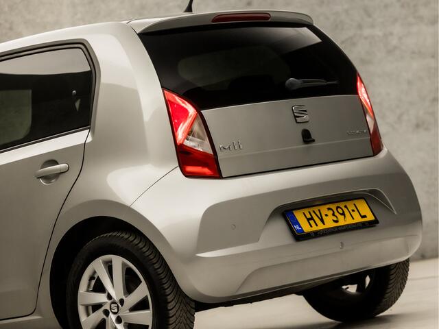 Seat MII 1.0 Sport Connect (5 DEURS, AIRCO, CRUISE, GETINT GLAS, PARKEERSENSOREN, SPORTSTOELEN, LM VELGEN, NIEUWE APK, NIEUWSTAAT)