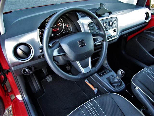 Seat MII 1.0 60 pk Sport Intense | Cruise Control | Parkeersensoren | Bluetooth