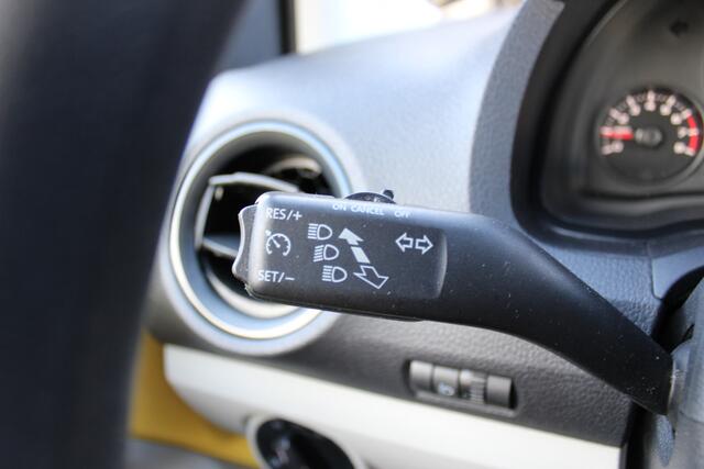 Seat MII 1.0i "Style" Airco - Stoelverwarming - PDC !!!