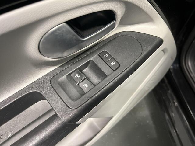 Seat MII 1.0 60pk Style Intense · Cruise Control · P-Sensoren · Airco · Radio · Bluetooth · 14'' Inch ·