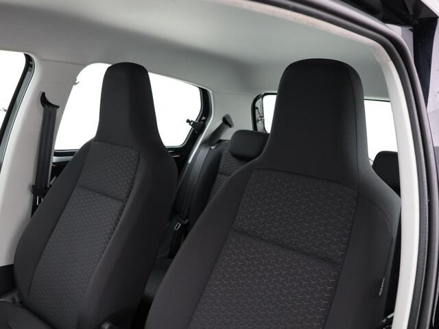 Seat MII 1.0 60pk Style Intense · Cruise Control · P-Sensoren · Airco · Radio · Bluetooth · 14'' Inch ·