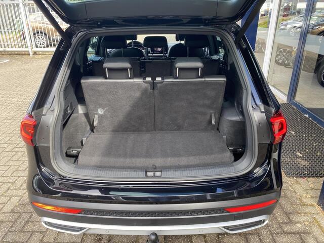 Seat Tarraco 1.5 TSI Xcellence Limited Edition 7p. / NL-Auto / 1e-Eigenaar / Alcantara / Stoelverwarming V+A / Apple-Carplay & Android-Auto / Adaptieve Cruise-Control / Elektr.-Trekhaak / Elektr.-Achterklep / Keyless / Draadloze-Telefoonlader / DAB Radio-Bluetooth / N