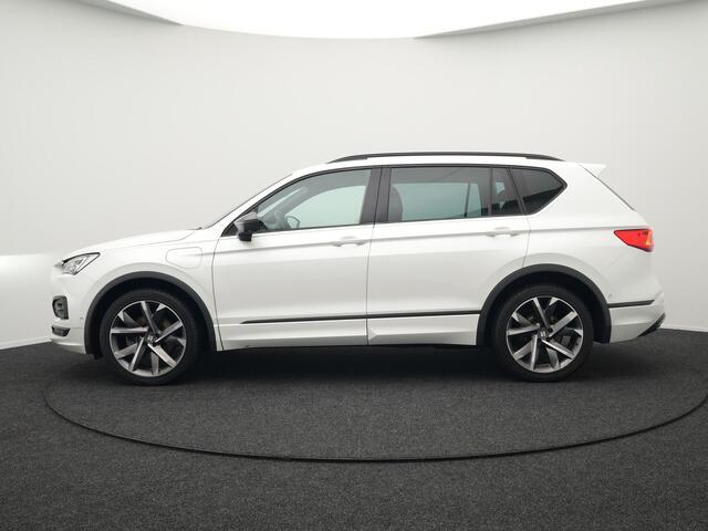 Seat Tarraco 1.4 TSI e-Hybrid FR Plug In Hybrid 245pk Dealer O.H | PHEV | Trekhaak af Fabriek | Alcantara Sportstoelen Memory Verwarmd | Adaptive Cruise | 20"L.M | 360 Camera | Virtual | Carplay |