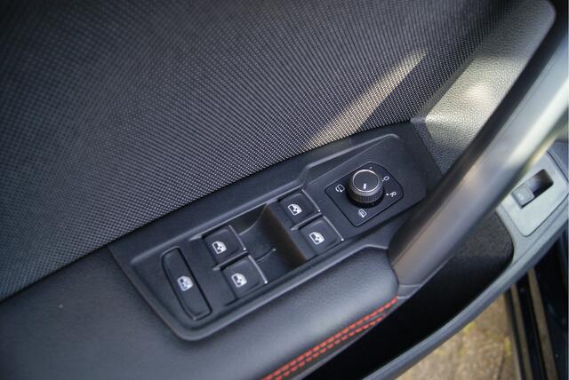 Seat Tarraco 1.5 TSI 150PS DSG FR 7-zits Panoramadak/Wegkl-Trehk/memory/Camera/Carplay