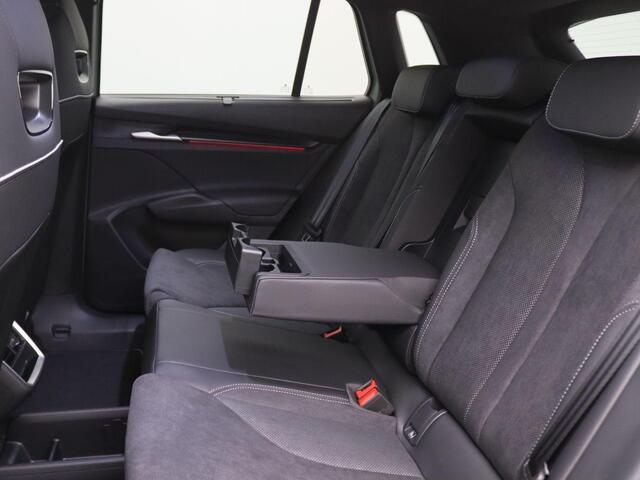 Skoda Elroq 85 Sportline Edition 286PK Aut. Alarm, 360gr. Camera, Stoel-Stuurverwarming, Clima, Warmtepomp, Virtual Pedal, Matrix-LED, Keyless, Head-Up Display, 20" LM Velgen