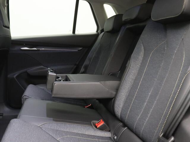 Skoda Elroq 60 Business Edition 204PK Warmtepomp, Keyless, Adaptieve Cruise Controle, Achteruitrijcamera, Side Assist, Navi, Stoel-Stuurverwarming, 19" LM Velgen