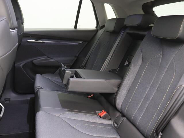 Skoda Elroq 60 Business Edition 204PK Aut Warmtepomp, Keyless, Alarm, Stoel-Stuurverwarming, Achteruitrijcamera, Adaptieve Cruise Controle, Side Assist, 19" LM Velgen