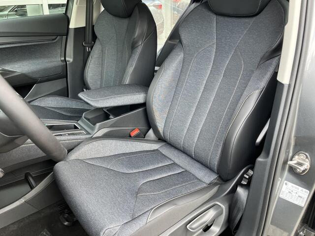 Skoda Elroq 60 Business Edition Tour 204 PK | Trekhaak | Business Upgrade Clever | 19" lichtmetalen velgen | Navigatie | ¤ 2.950 Tourvoordeel |