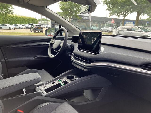 Skoda Elroq 60 Business Edition Tour 204 PK | Trekhaak | Business Upgrade Clever | 19" lichtmetalen velgen | Navigatie | ¤ 2.950 Tourvoordeel |