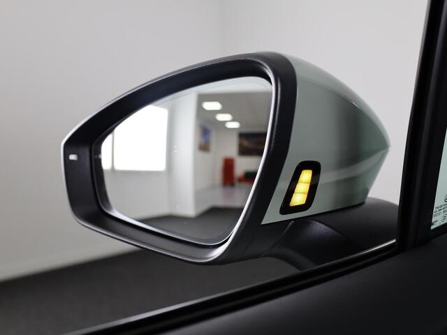 Skoda Elroq 60 Business Edition - Tour | Trekhaak | 20 inch | Adaptive Cruise Control | Navigatie | Blind Spot | Stoelverwarming |