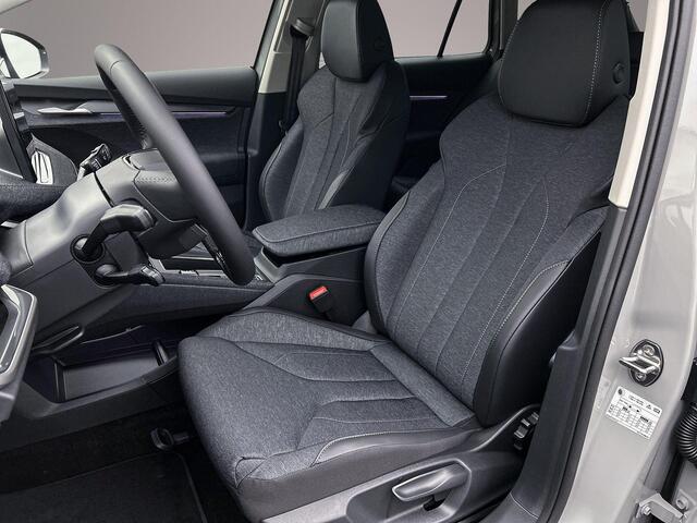 Skoda Elroq 85 Business Edition Tour 286pk Automaat Adaptive cruise control, Achteruitrijcamera, Navigatie, Stoelverwarming, Stuurwiel verwarmd, Parkeersensoren, LED koplampen, App connect