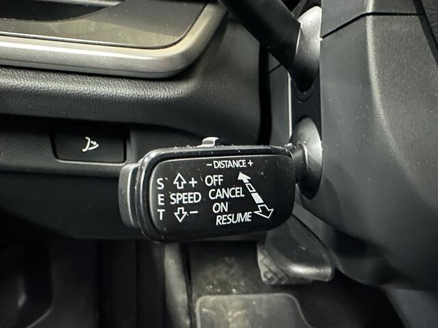 Skoda Elroq 60 Business Edition Tour 204 pk | ACC | Stoel- & Stuurverwarming | Camera | Navi | Draadloze lader