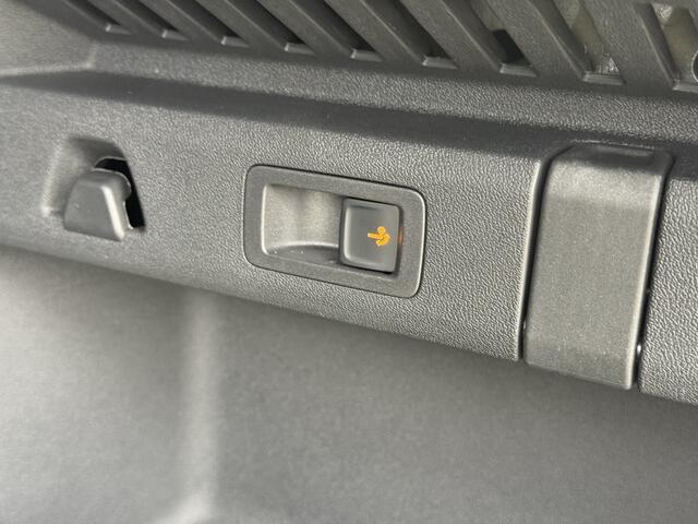 Skoda Elroq 85 Sportline | Trekhaak | Stoelverarming v+a | Camera