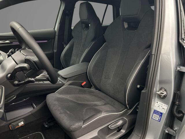 Skoda Elroq 60 Sportline 204pk Automaat Trekhaak, Adaptive cruise control, Achteruitrijcamera, LED koplampen, Stoelverwarming, Stuurwiel verwarmd, Parkeersensoren, App connect