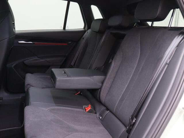 Skoda Elroq 60 Sportline 204PK Aut. SOH 100%, Achteruitrijcamera, Verwarmbare stoelen, Keyless, Matrix LED koplampen, Parkeersensoren, 20'' LM Velgen