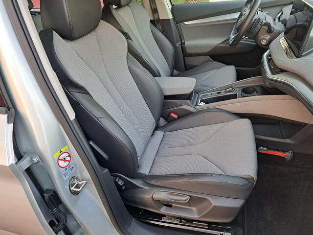 Skoda Enyaq iV 60 180 Pk Business Edition Stoelverwarming, Camera, SOH 92%