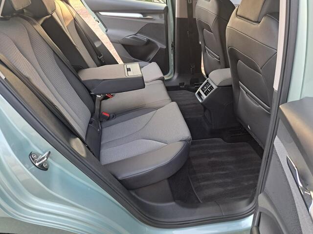 Skoda Enyaq iV 60 180 Pk Business Edition Trekhaak, Apple Carplay, Camera, SOH 92%