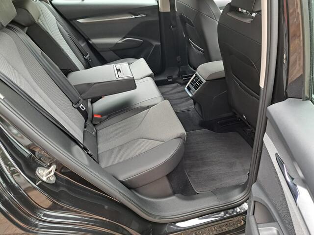 Skoda Enyaq iV 60 180 Pk First Edtion Warmtepomp, Camera, 1/2 Leder SOH 91 %