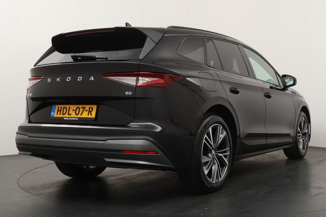 Skoda Enyaq iV BWJ 2024 62kwh Sportline 179 PK AUTOMAAT ADAPTIVE CRUISE / STUUR & STOEL VERW. / KEYLESS / FULL LED / DAB+ / CAMERA / NAVI / CLIMA / PDC /