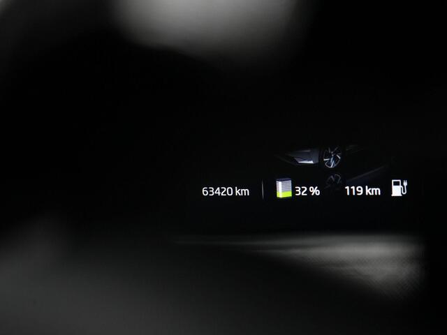 Skoda Enyaq iV 80 204 pk | Panoramadak | Trekhaak | Warmtepomp | Geheugenstoel | Head-up display | Stuur-/achterbankverwarming | Adaptief onderstel