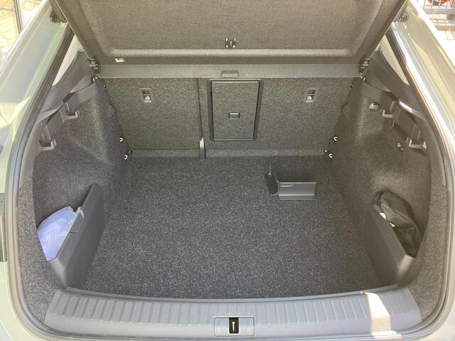 Skoda Enyaq iV Coupe Selection Elektromotor 286 PK | Steel Grey | 21" Lichtmetalen Velgen | Trekhaak | Adaptieve cruise controle |