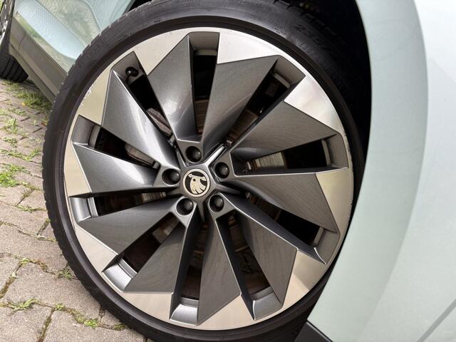 Skoda Enyaq iV 60 SPORT / SOH93% / 21" / LEDER
