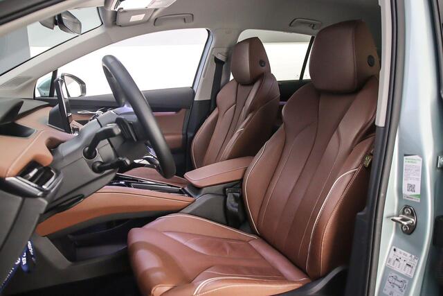 Skoda Enyaq iV 80 204pk Automaat Warmtepomp, Trekhaak, Lederen bekleding, Adaptive cruise control, Achteruitrijcamera, Navigatie, Elektrische achterklep, Parkeersensoren, LED matrix koplampen
