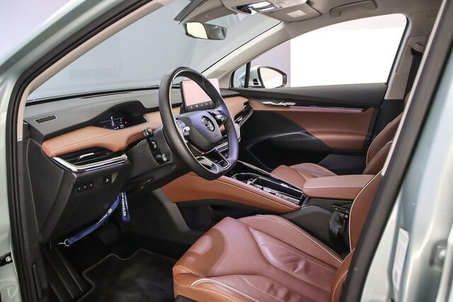 Skoda Enyaq iV 80 204pk Automaat Warmtepomp, Trekhaak, Lederen bekleding, Adaptive cruise control, Achteruitrijcamera, Navigatie, Elektrische achterklep, Parkeersensoren, LED matrix koplampen