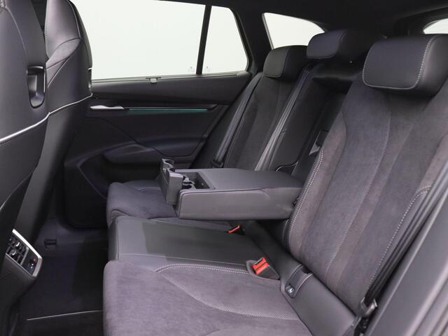 Skoda Enyaq iV 85 Sportline 77KW 286PK Pano-Schuifkanteldak, Warmtepomp, Achteruitrijcamera, Navigatie, Keyless, Matrix-LED, Stoel-Stuurverwarming, Trekhaak, 20" LM Velgen