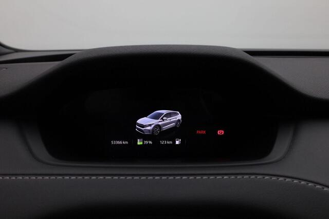 Skoda Enyaq iV 60 180 pk Sportline | Panoramadak | Matrix LED | Navigatie | Achteruitrijcamera | Stoelverwarming | Leder/alcantara