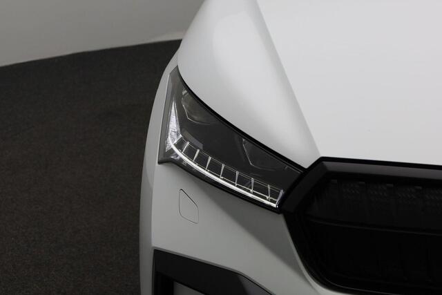 Skoda Enyaq iV 60 180 pk Sportline | Panoramadak | Matrix LED | Navigatie | Achteruitrijcamera | Stoelverwarming | Leder/alcantara