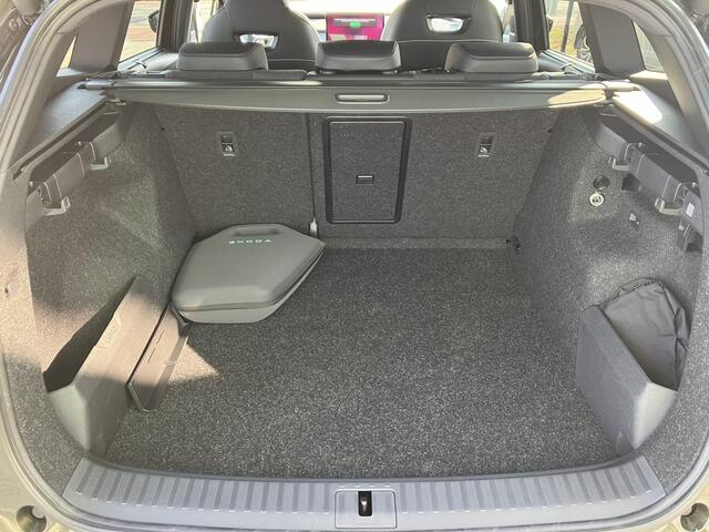 Skoda Enyaq iV 60 Sportline 204 PK | 21" lichtmetalen velgen | Trekhaak | Head-Up Display | Light band | Canton Sound | 360 graden camera |