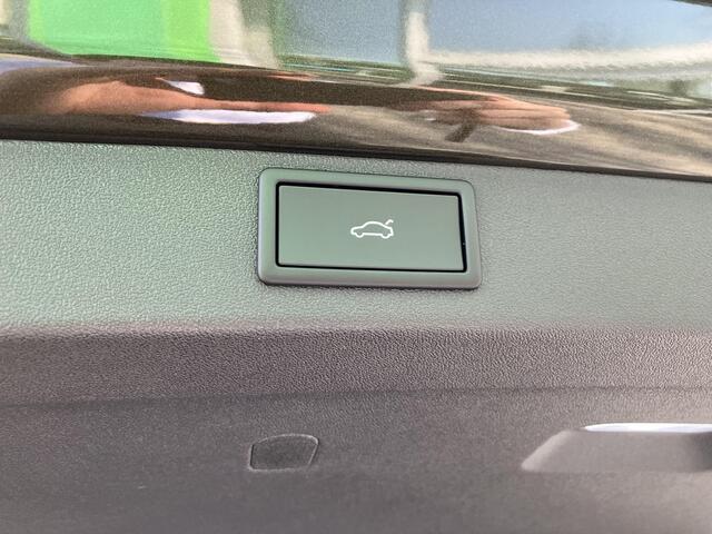 Skoda Enyaq iV 60 Sportline 204 PK | 21" lichtmetalen velgen | Trekhaak | Head-Up Display | Light band | Canton Sound | 360 graden camera |