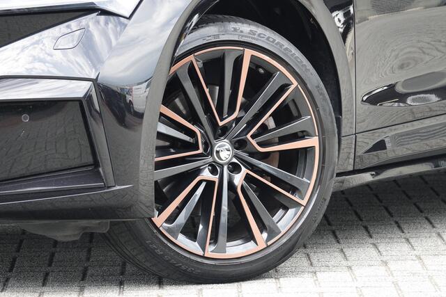 Skoda Enyaq iV 80 Founders Edition Black | Panoramadak | BTW | Trekhaak | Gelimiteerde oplage! |