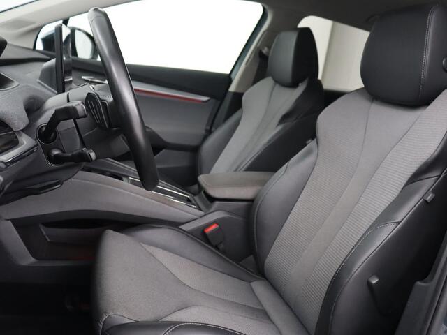 Skoda Enyaq iV 60 | Camera | Carplay | Keyless | Half leder | Navigatie | Full LED | Climate control | Cruise control | Parkeerhulp