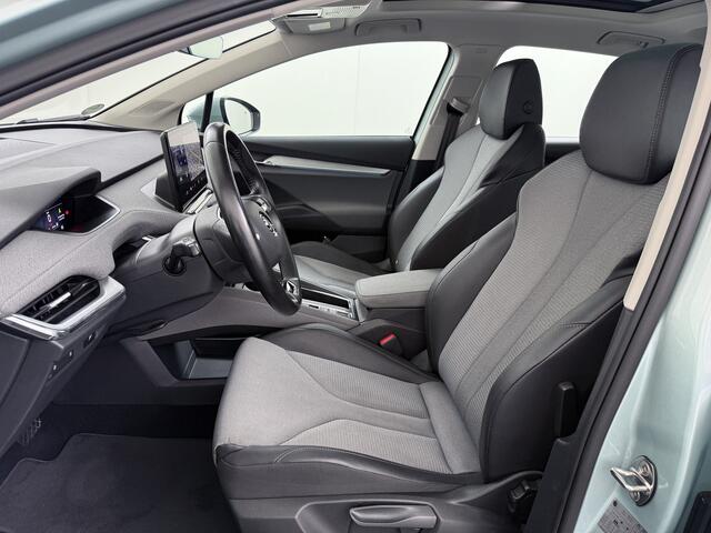 Skoda Enyaq iV 60 Trekhaak Panoramadak Camera Navi Ecc Apple Carplay Android Auto Cruise Control Pdc DAB Lmv 19" Keyless Led Connected services Origineel Nederlandse Auto