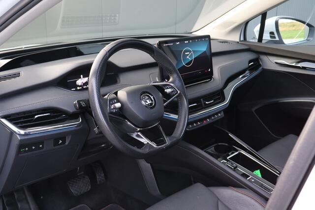 Skoda Enyaq iV 80 | Origineel NL | ¤17.767,- Netto | Camera | Panoramadak | HUD | ACC | Trekhaak | Winter Pakket | Leder |