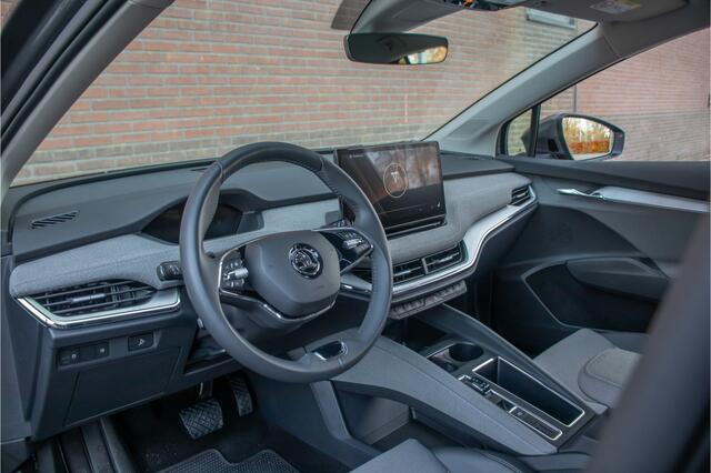 Skoda Enyaq iV 60 Clever, Adaptive Cruise, Stoel & Stuurverwarming, Keyless, Navigatie, Camera, Carplay, Sfeerverlichting.