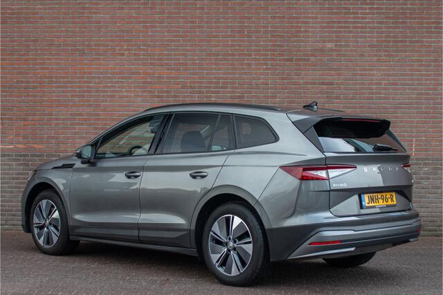 Skoda Enyaq iV 60 Clever, Adaptive Cruise, Stoel & Stuurverwarming, Keyless, Navigatie, Camera, Carplay, Sfeerverlichting.