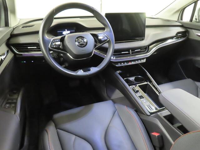 Skoda Enyaq iV 80 Wegklapbare Trekhaak | Leder | ACC | Verwarmd Stuur/Stoelen/Voorruit | Assistentie-, Comfort-, Climate- & Lederpakket | 20" Vega