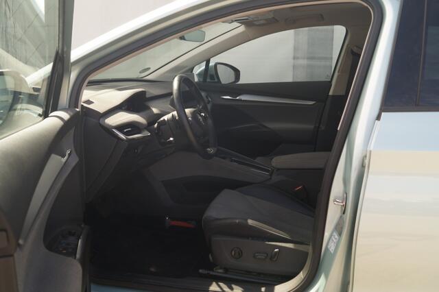 Skoda Enyaq iV 60 180pk 62kWh -PANO-LED-NAVI-ECC-PDC-ACC-