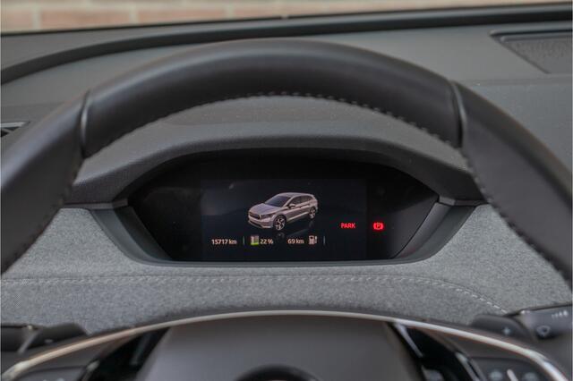 Skoda Enyaq iV 60 Clever, Adaptive Cruise, Stoel & Stuurverwarming, Keyless, Navigatie, Camera, Carplay, Sfeerverlichting.