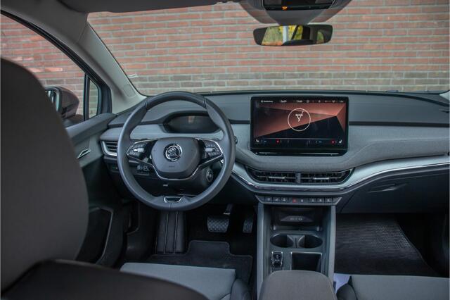Skoda Enyaq iV 60 Clever, Adaptive Cruise, Stoel & Stuurverwarming, Keyless, Navigatie, Camera, Carplay, Sfeerverlichting.