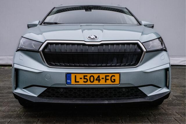 Skoda Enyaq iV 60 Trekhaak/ Panoramadak/ Matrix Led/ Navigatie/ 20" Lmv/ Stuurverwarming/ Camera/ Blindspot