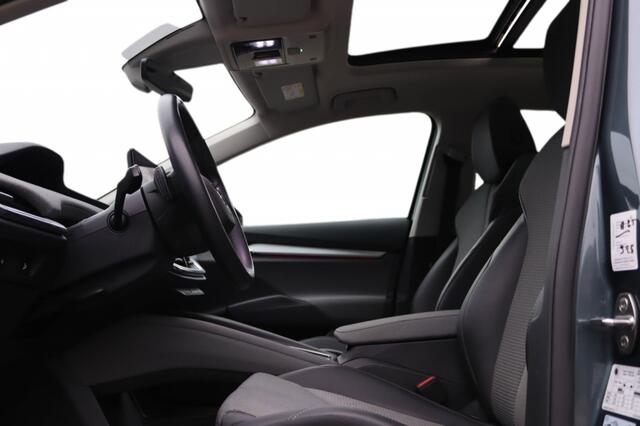 Skoda Enyaq iV 80 Loft 82 kWh l Panorama l Keyless l Camera